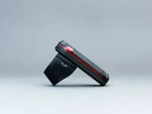 Halterung mit Garmin Varia Radar in der Seitenansicht mit Griffmulde