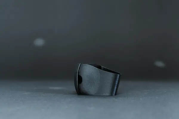 Seitliche Ansicht der Halterung für Garmin Varia Radar