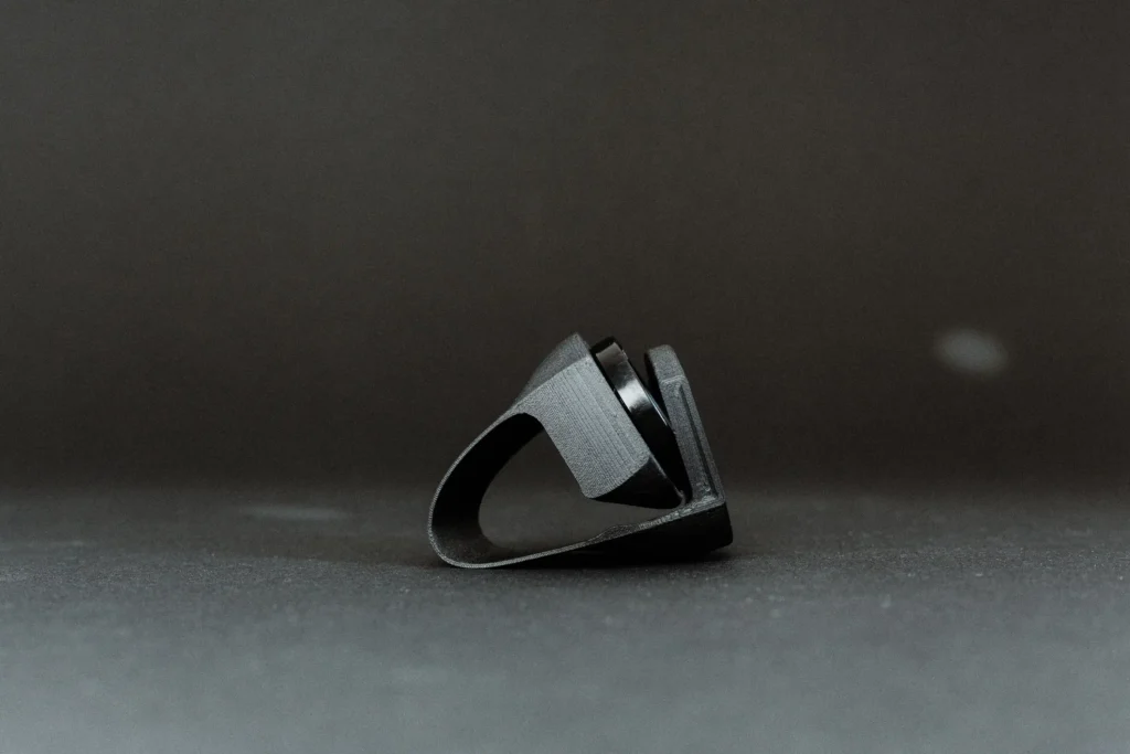 watts and grams MONO Halterung im geöffneten Zustand