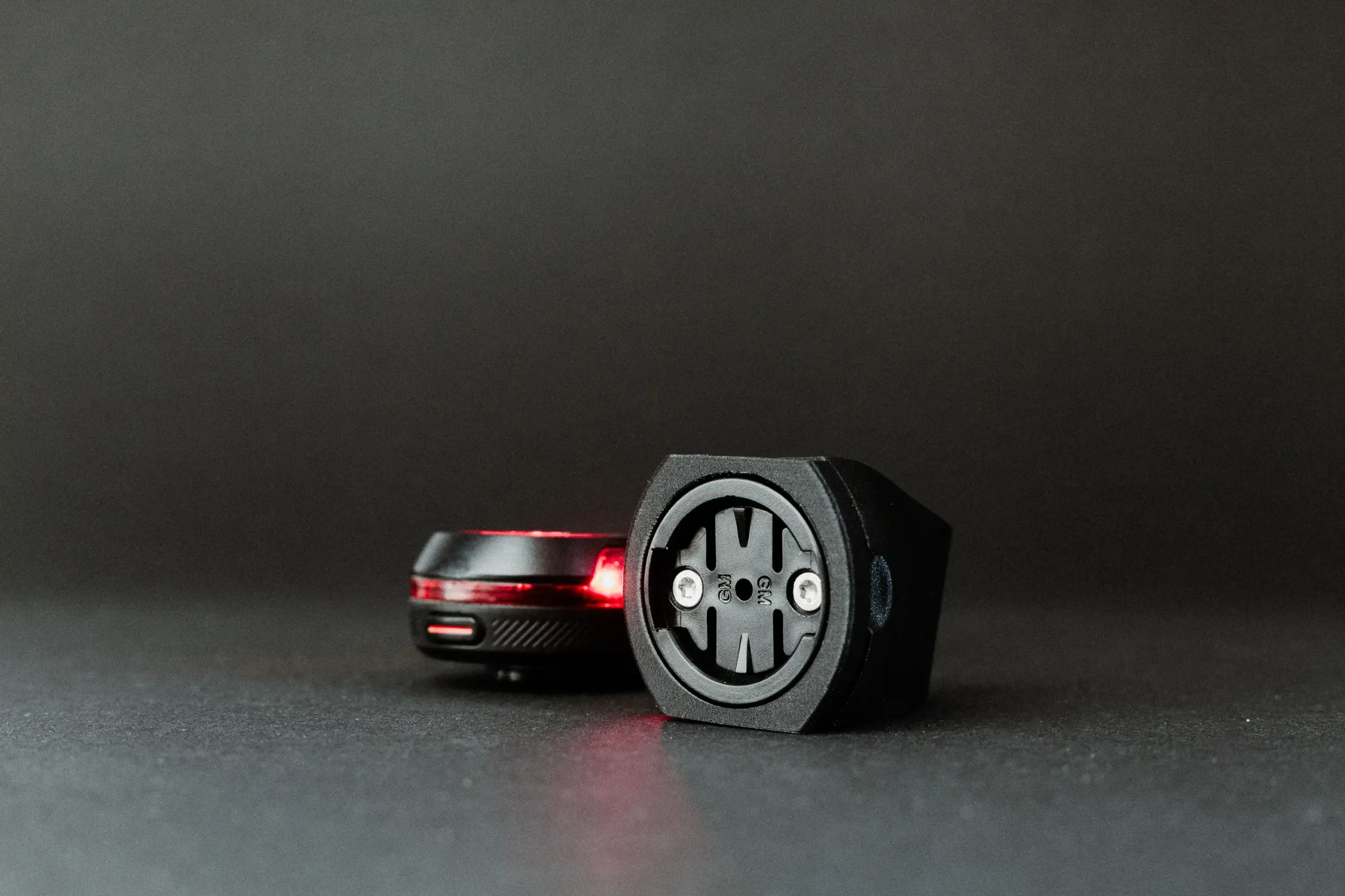 watts and grams MONO Halterung in der Frontalperspektive